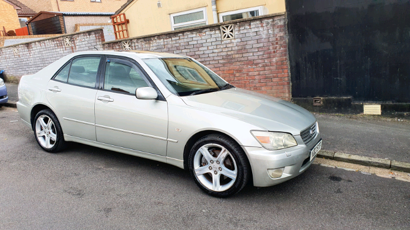 lexus is200 isofix